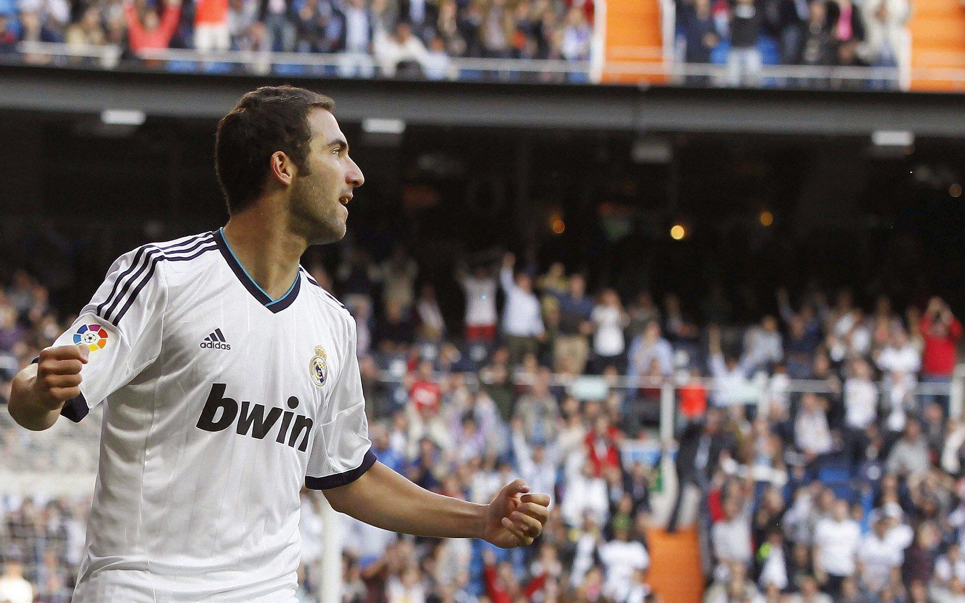 米切尔狂轰37分莫布利贡献18+10两双 骑士主场轻取快船